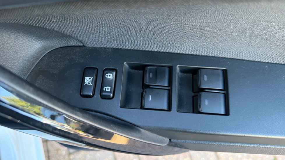 Toyota Auris 1.2T Design TSS 5dr Petrol Estate - Image 35