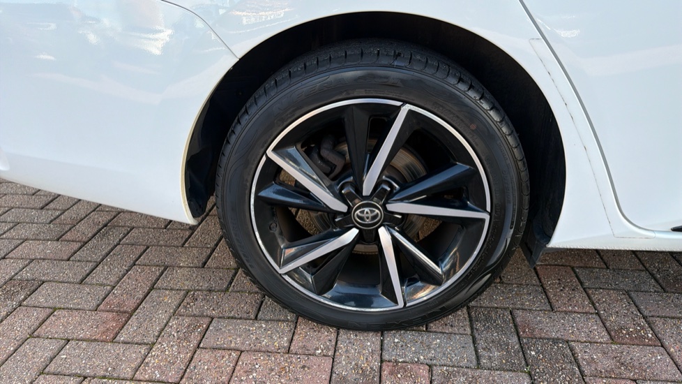 Toyota Auris 1.2T Design TSS 5dr Petrol Estate - Image 42