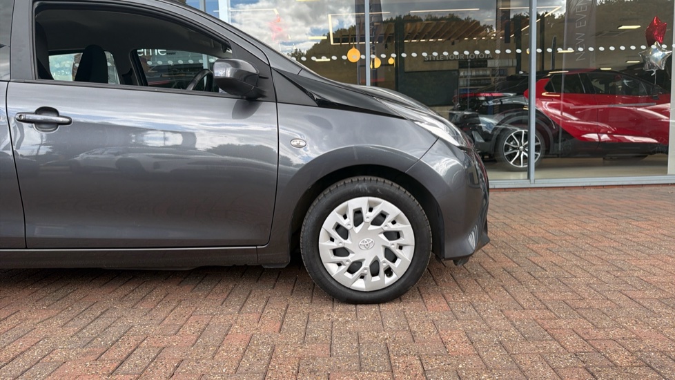Toyota Aygo 1.0 VVT-i X-Play TSS 5dr Petrol Hatchback - Image 25