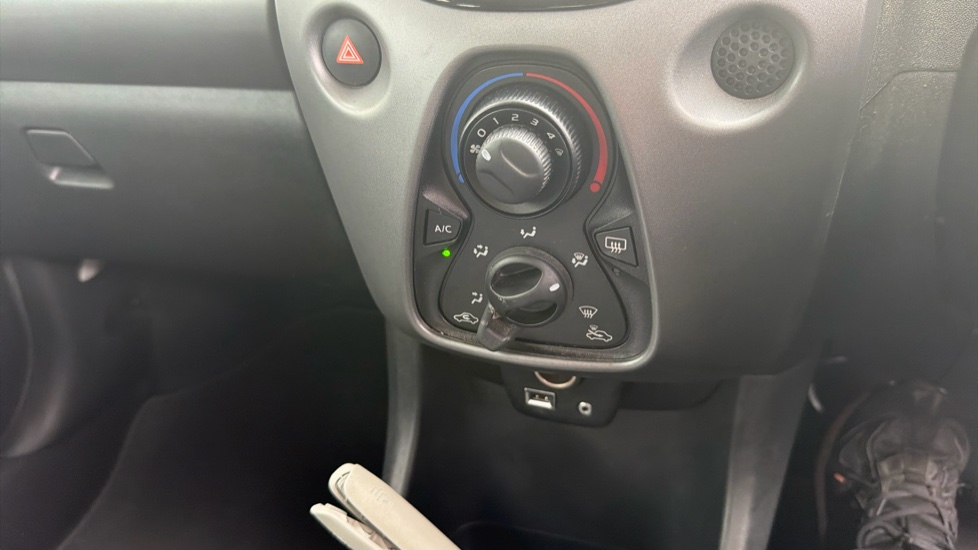 Toyota Aygo 1.0 VVT-i X-Play TSS 5dr Petrol Hatchback - Image 39