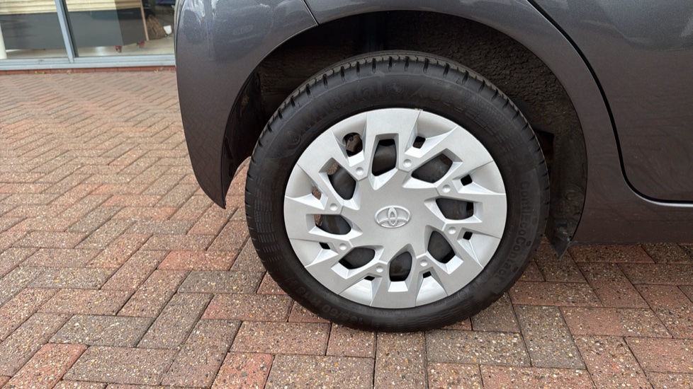 Toyota Aygo 1.0 VVT-i X-Play TSS 5dr Petrol Hatchback - Image 42