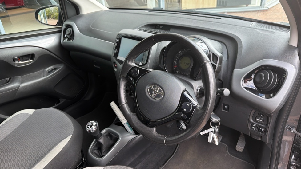 Toyota Aygo 1.0 VVT-i X-Play TSS 5dr Petrol Hatchback - Image 34