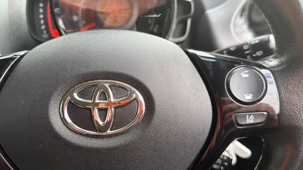 Toyota Aygo 1.0 VVT-i X-Play TSS 5dr Petrol Hatchback - Image 37