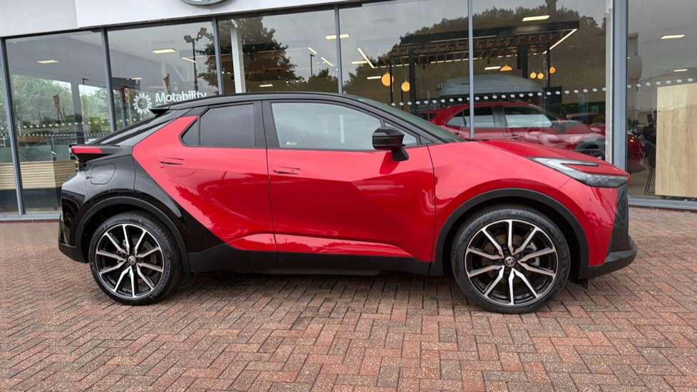 Toyota C-HR 2.0 PHEV GR Sport 5dr CVT Hatchback - Image 23