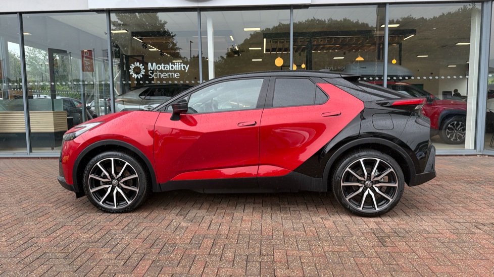 Toyota C-HR 2.0 PHEV GR Sport 5dr CVT Hatchback - Image 24