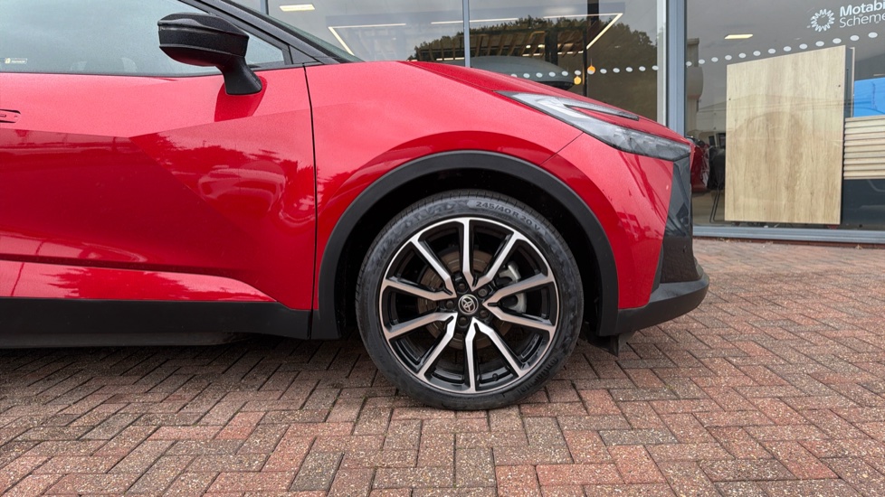 Toyota C-HR 2.0 PHEV GR Sport 5dr CVT Hatchback - Image 25