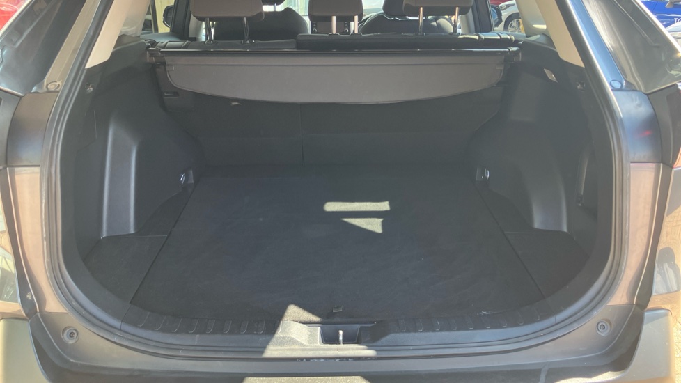 Toyota RAV4 2.5 VVT-i Hybrid Design 5dr CVT 2WD Hybrid Estate - Image 13