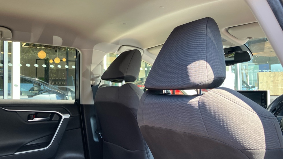 Toyota RAV4 2.5 VVT-i Hybrid Design 5dr CVT 2WD Hybrid Estate - Image 19