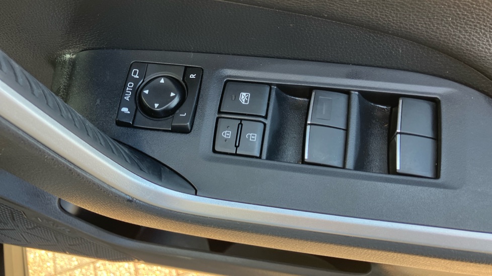 Toyota RAV4 2.5 VVT-i Hybrid Design 5dr CVT 2WD Hybrid Estate - Image 35