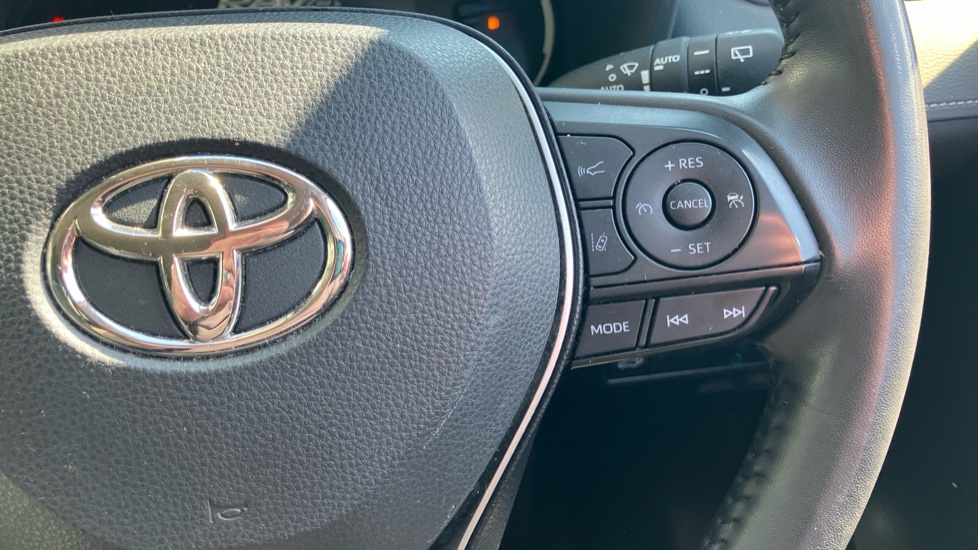Toyota RAV4 2.5 VVT-i Hybrid Design 5dr CVT 2WD Hybrid Estate - Image 37