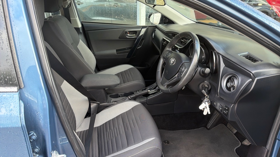 Toyota Auris 1.2T Icon Tech TSS 5dr CVT Petrol Hatchback - Image 12