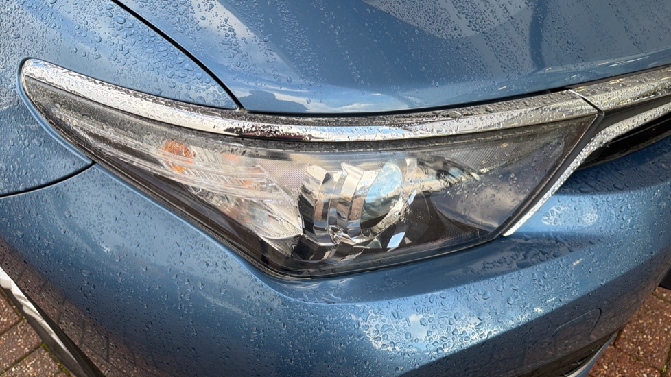 Toyota Auris 1.2T Icon Tech TSS 5dr CVT Petrol Hatchback - Image 20