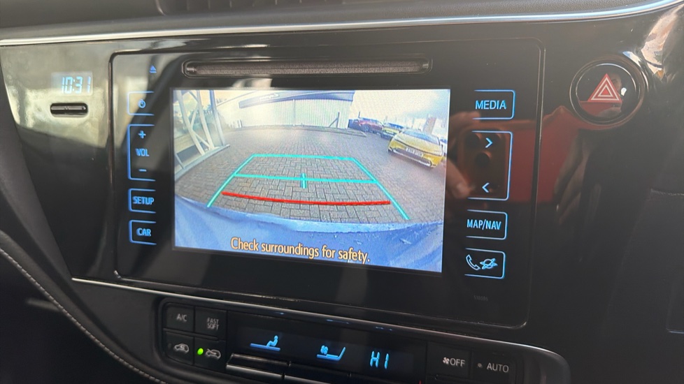 Toyota Auris 1.2T Icon Tech TSS 5dr CVT Petrol Hatchback - Image 33