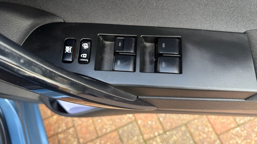 Toyota Auris 1.2T Icon Tech TSS 5dr CVT Petrol Hatchback - Image 35