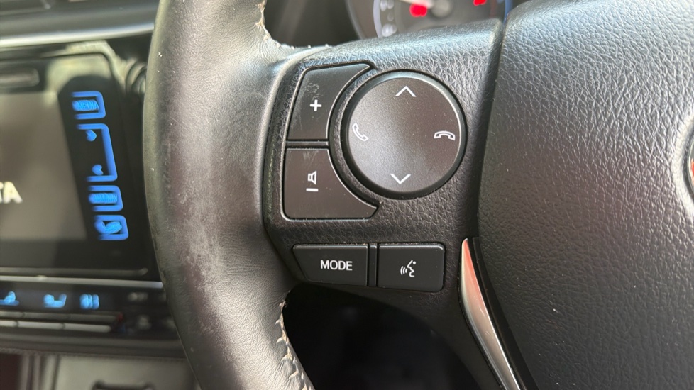 Toyota Auris 1.2T Icon Tech TSS 5dr CVT Petrol Hatchback - Image 36