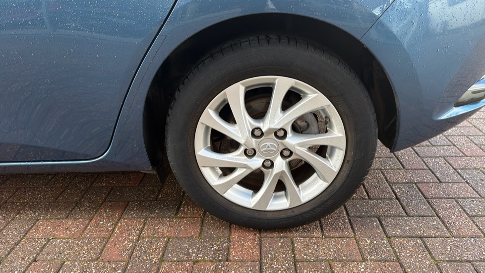 Toyota Auris 1.2T Icon Tech TSS 5dr CVT Petrol Hatchback - Image 44