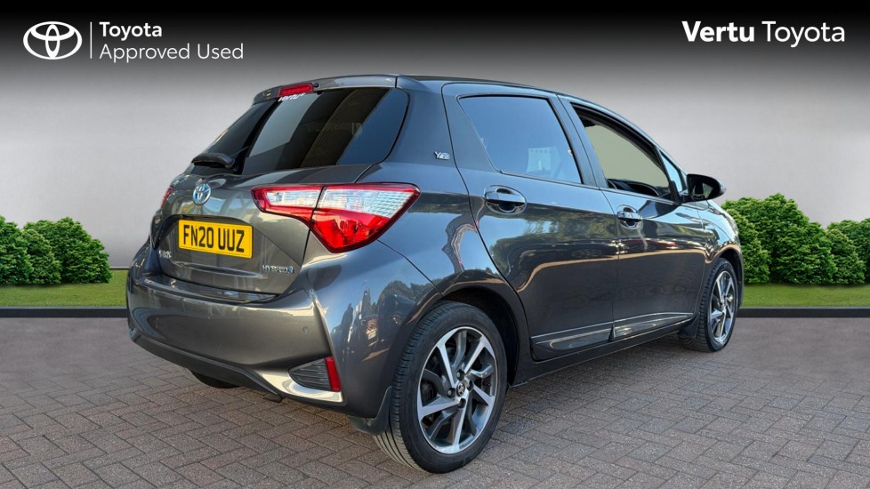 Toyota Yaris 1.5 Hybrid Y20 5dr CVT [Bi-tone] Hybrid Hatchback - Image 2