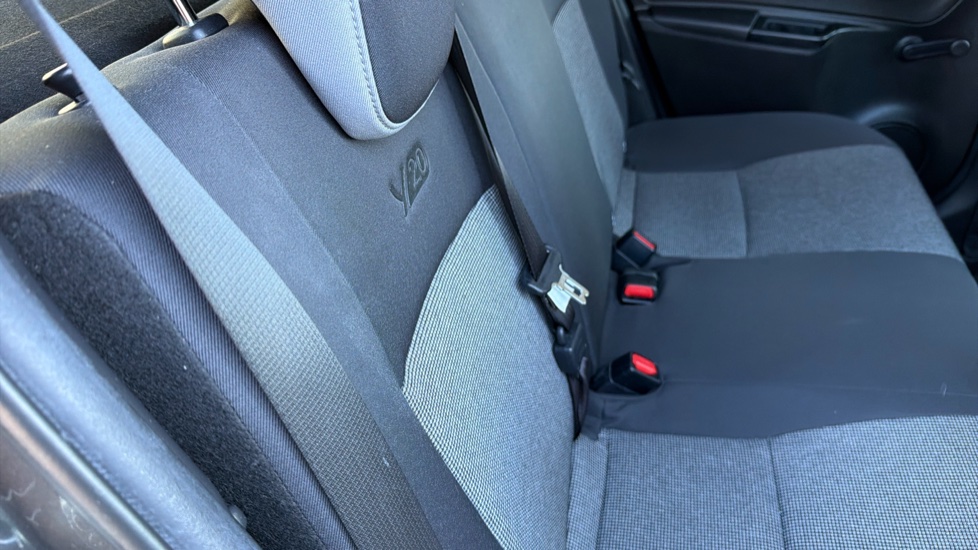 Toyota Yaris 1.5 Hybrid Y20 5dr CVT [Bi-tone] Hybrid Hatchback - Image 14
