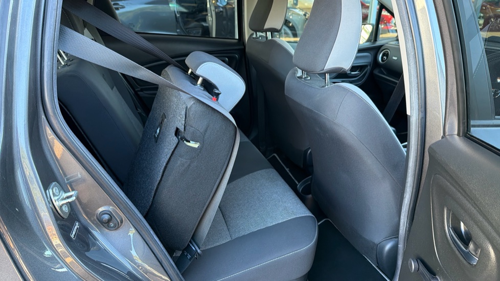 Toyota Yaris 1.5 Hybrid Y20 5dr CVT [Bi-tone] Hybrid Hatchback - Image 18