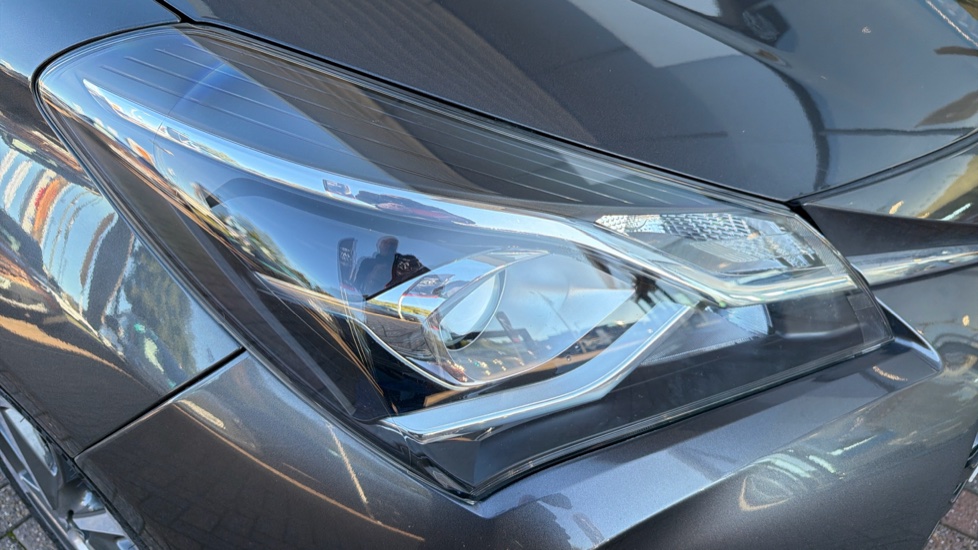 Toyota Yaris 1.5 Hybrid Y20 5dr CVT [Bi-tone] Hybrid Hatchback - Image 20