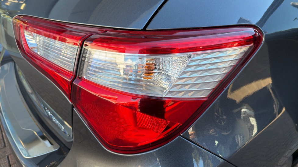 Toyota Yaris 1.5 Hybrid Y20 5dr CVT [Bi-tone] Hybrid Hatchback - Image 21