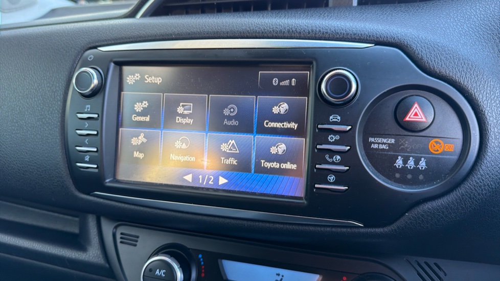 Toyota Yaris 1.5 Hybrid Y20 5dr CVT [Bi-tone] Hybrid Hatchback - Image 31