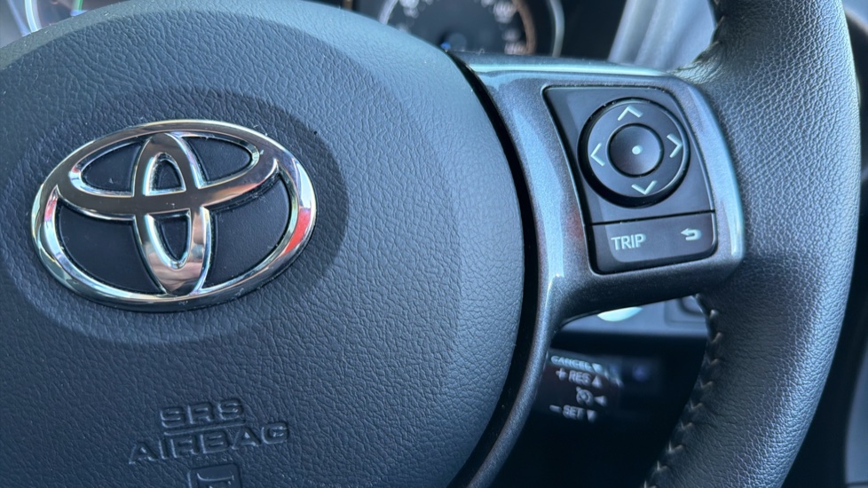 Toyota Yaris 1.5 Hybrid Y20 5dr CVT [Bi-tone] Hybrid Hatchback - Image 37
