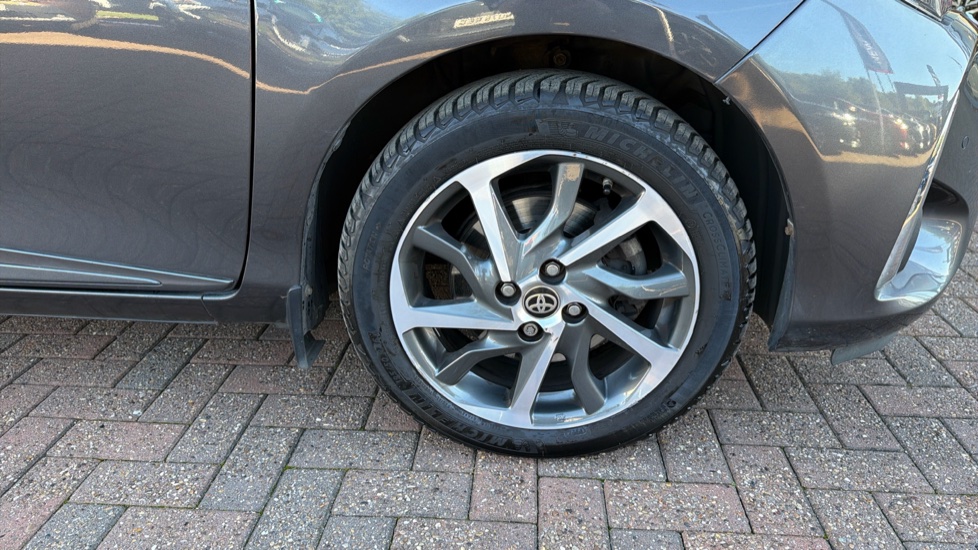 Toyota Yaris 1.5 Hybrid Y20 5dr CVT [Bi-tone] Hybrid Hatchback - Image 41