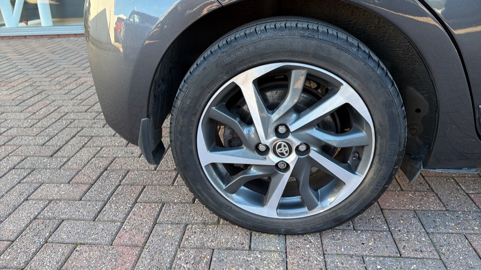 Toyota Yaris 1.5 Hybrid Y20 5dr CVT [Bi-tone] Hybrid Hatchback - Image 42