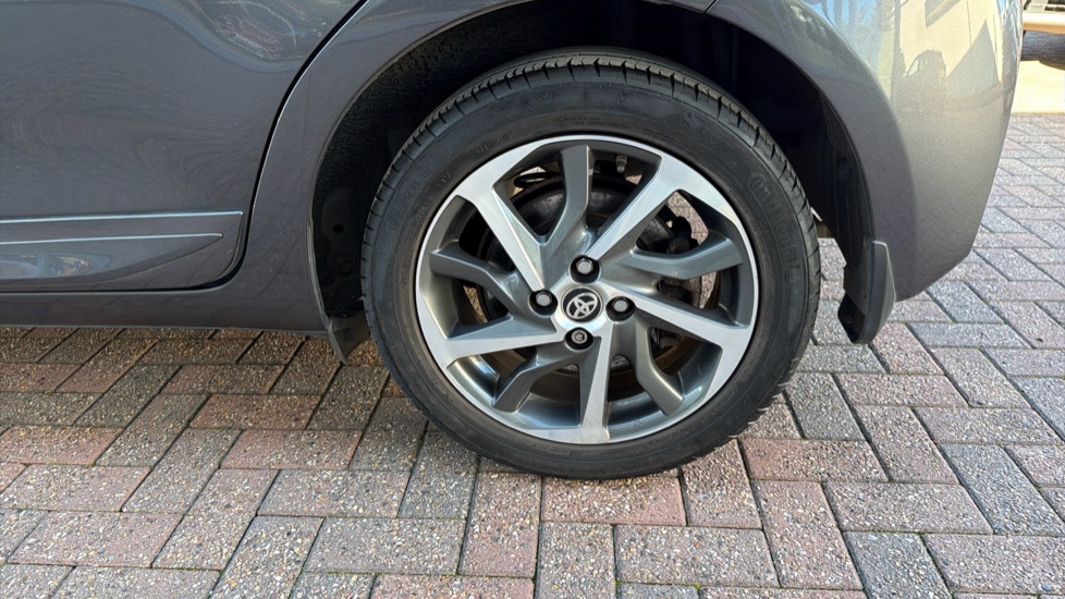 Toyota Yaris 1.5 Hybrid Y20 5dr CVT [Bi-tone] Hybrid Hatchback - Image 44