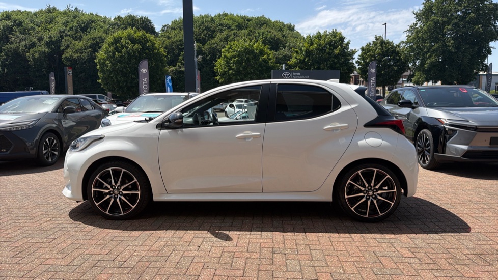 Toyota Yaris 1.5 Hybrid GR Sport 5dr CVT Hybrid Hatchback - Image 24
