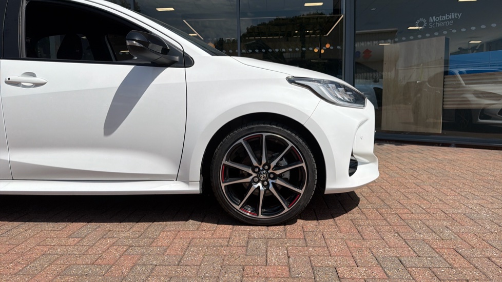 Toyota Yaris 1.5 Hybrid GR Sport 5dr CVT Hybrid Hatchback - Image 25