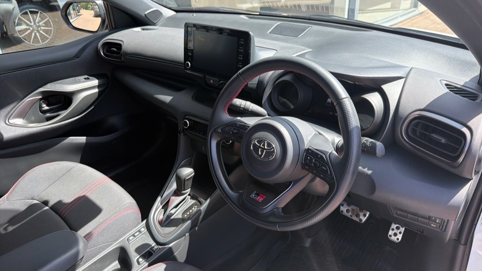 Toyota Yaris 1.5 Hybrid GR Sport 5dr CVT Hybrid Hatchback - Image 34