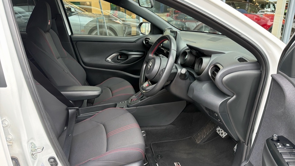Toyota Yaris 1.5 Hybrid GR Sport 5dr CVT Hybrid Hatchback - Image 12