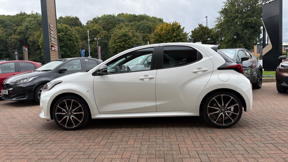Toyota Yaris 1.5 Hybrid GR Sport 5dr CVT Hybrid Hatchback - Image 24