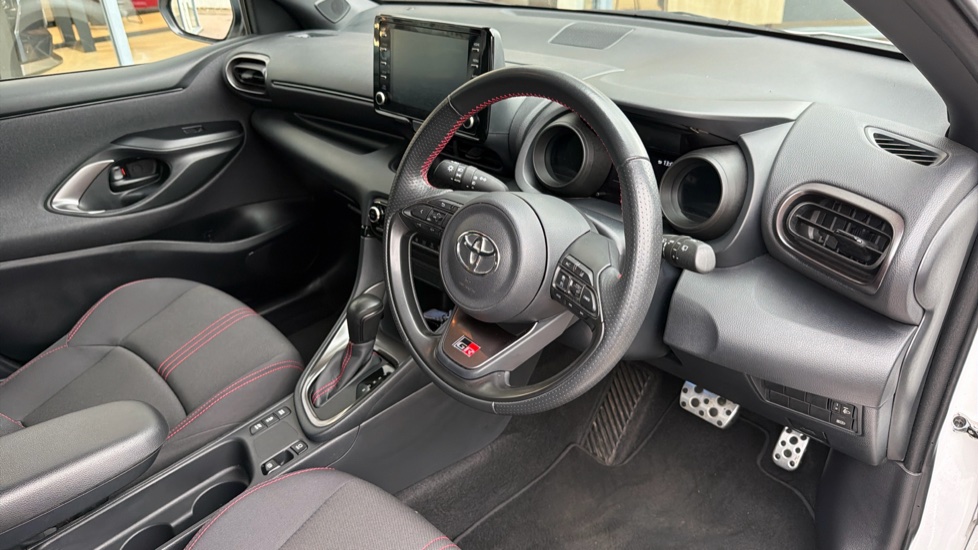 Toyota Yaris 1.5 Hybrid GR Sport 5dr CVT Hybrid Hatchback - Image 34
