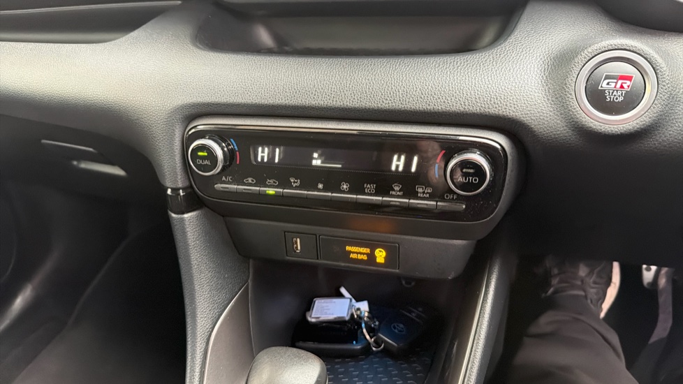 Toyota Yaris 1.5 Hybrid GR Sport 5dr CVT Hybrid Hatchback - Image 38