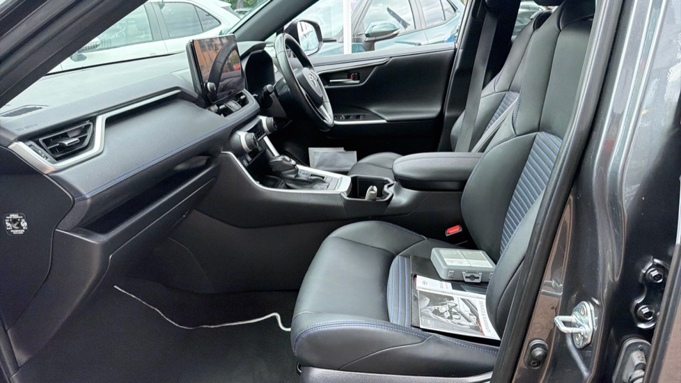 Toyota RAV4 2.5 VVT-i Hybrid Dynamic 5dr CVT 2WD Hybrid Estate - Image 5