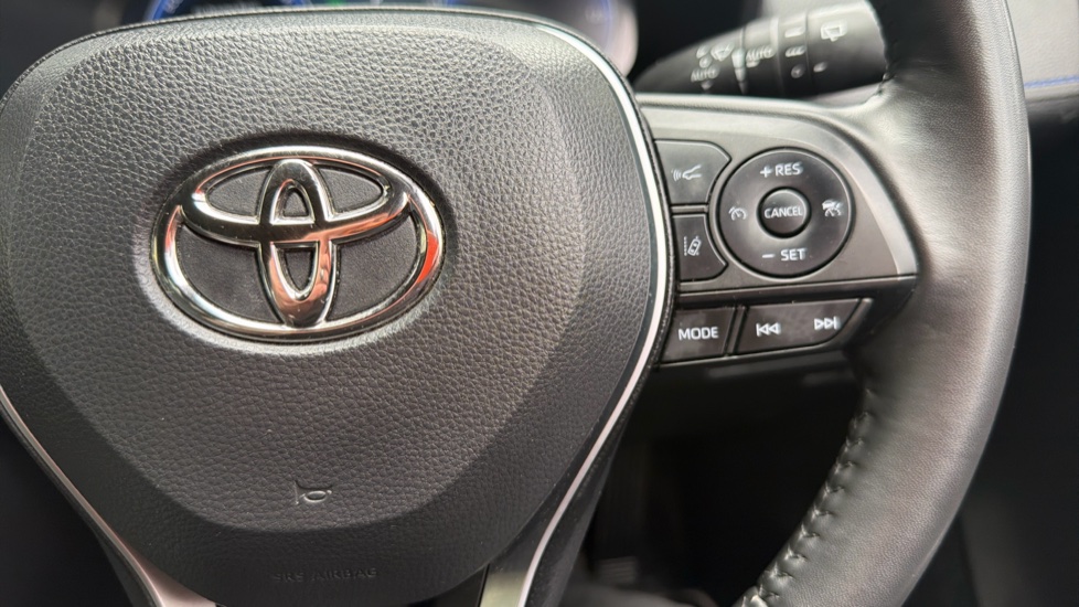 Toyota RAV4 2.5 VVT-i Hybrid Dynamic 5dr CVT 2WD Hybrid Estate - Image 38