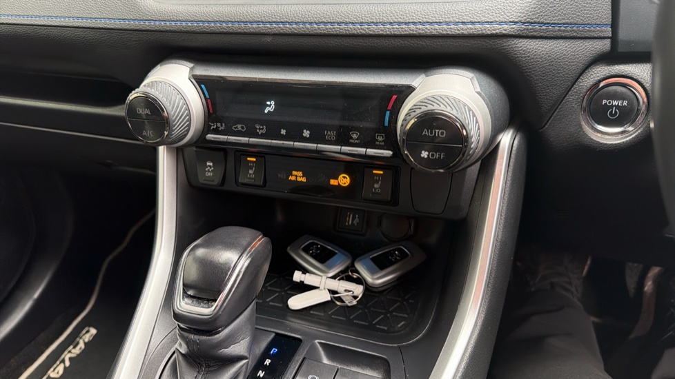 Toyota RAV4 2.5 VVT-i Hybrid Dynamic 5dr CVT 2WD Hybrid Estate - Image 39