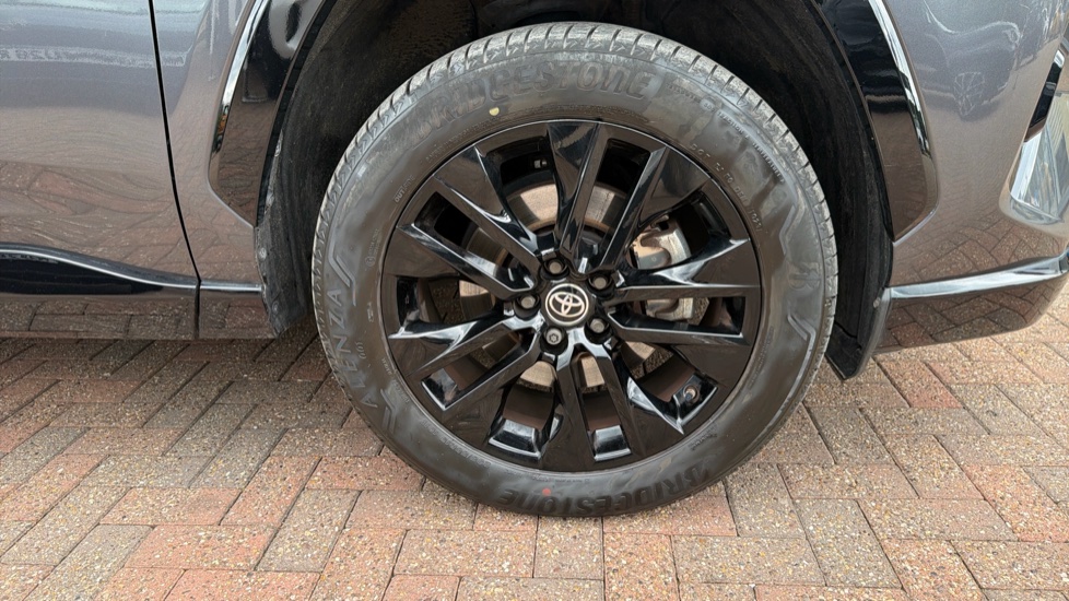 Toyota RAV4 2.5 VVT-i Hybrid Dynamic 5dr CVT 2WD Hybrid Estate - Image 41