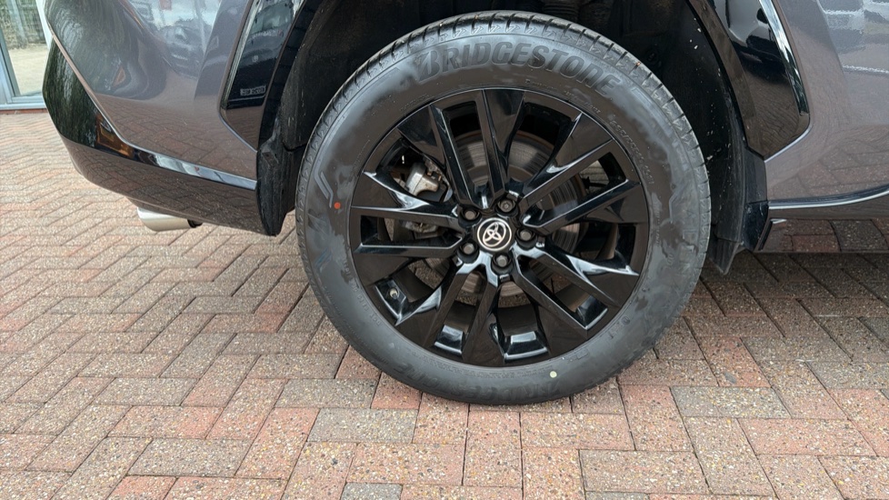 Toyota RAV4 2.5 VVT-i Hybrid Dynamic 5dr CVT 2WD Hybrid Estate - Image 42