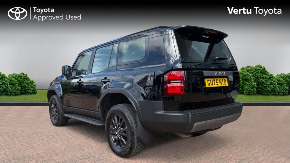 Toyota Land Cruiser Diesel 2.8D 205 Commercial Auto - Image 4