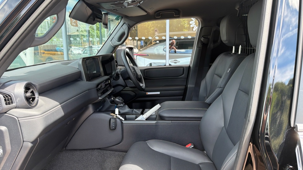 Toyota Land Cruiser Diesel 2.8D 205 Commercial Auto - Image 5