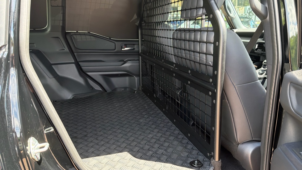 Toyota Land Cruiser Diesel 2.8D 205 Commercial Auto - Image 8