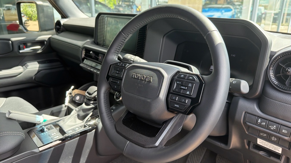 Toyota Land Cruiser Diesel 2.8D 205 Commercial Auto - Image 10
