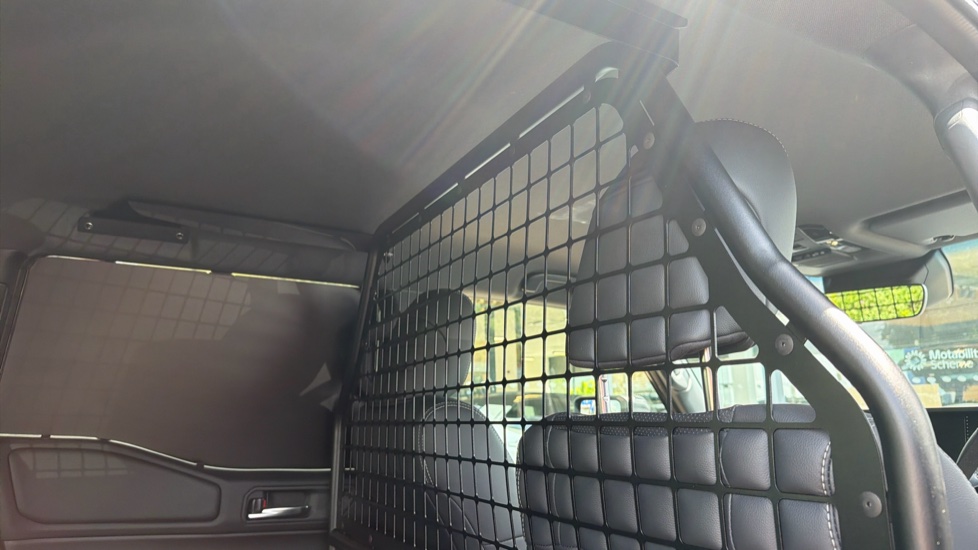 Toyota Land Cruiser Diesel 2.8D 205 Commercial Auto - Image 19