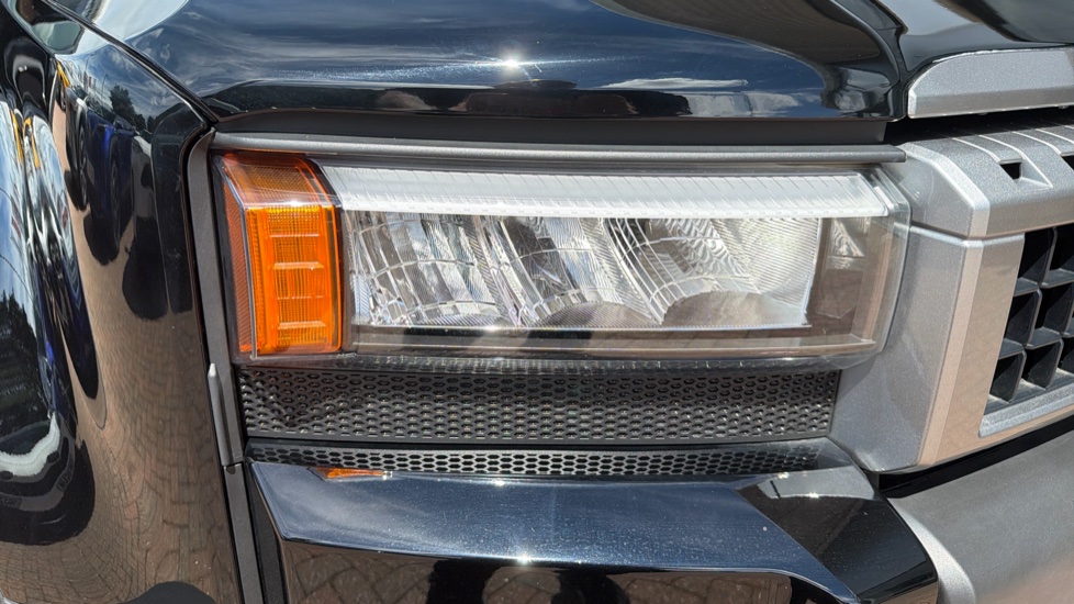 Toyota Land Cruiser Diesel 2.8D 205 Commercial Auto - Image 20