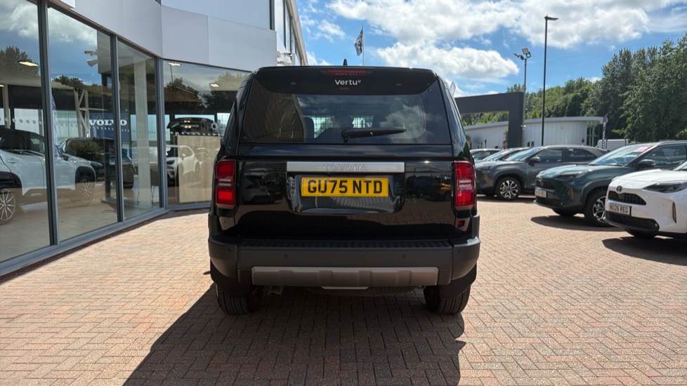 Toyota Land Cruiser Diesel 2.8D 205 Commercial Auto - Image 26