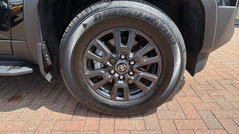Toyota Land Cruiser Diesel 2.8D 205 Commercial Auto - Image 41